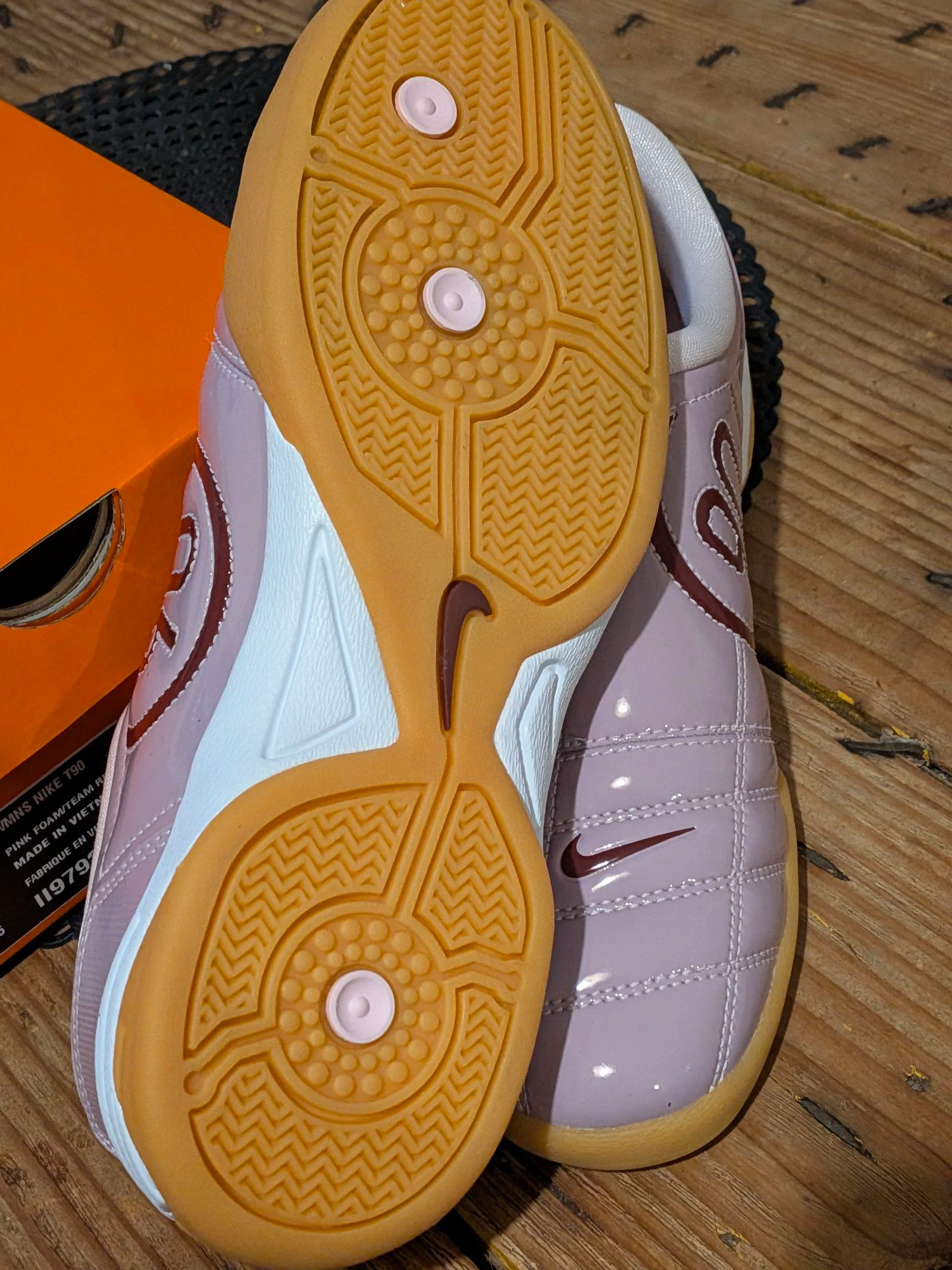 Baskets Nike T90 Total 90 Rose et Rouge Rétro - Taille 39 – photo 3